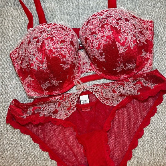 Victoria's Secret Bundle - Picture 8 of 9